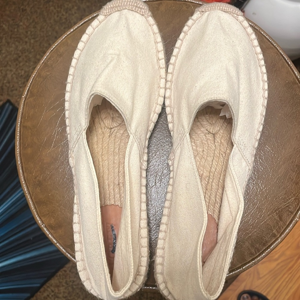 Jcrew flat espadrilles. Cream linen flats.